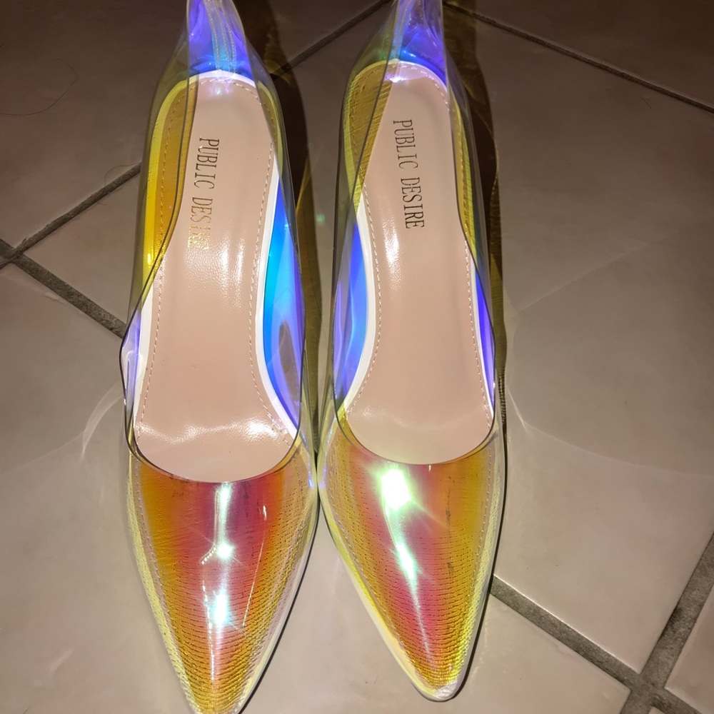 BRAND NEW Iridescent heels